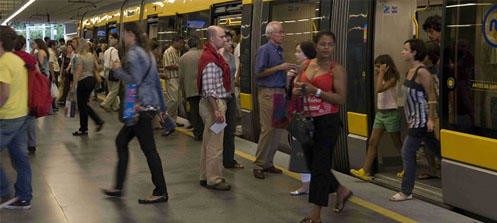 20130321150142879937 1 980 2500